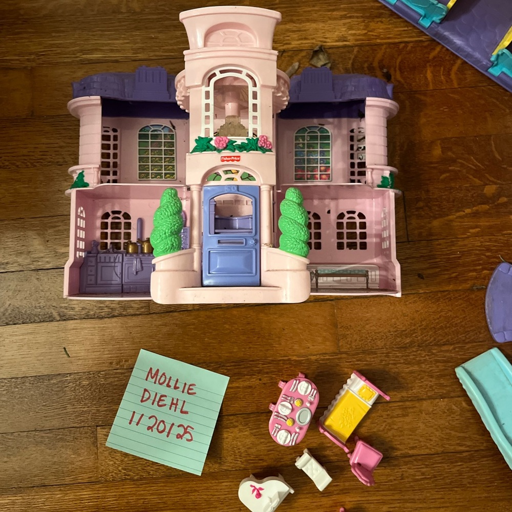 Fisher price Sweet Streets pink Townhouse Victorian Mansion living family